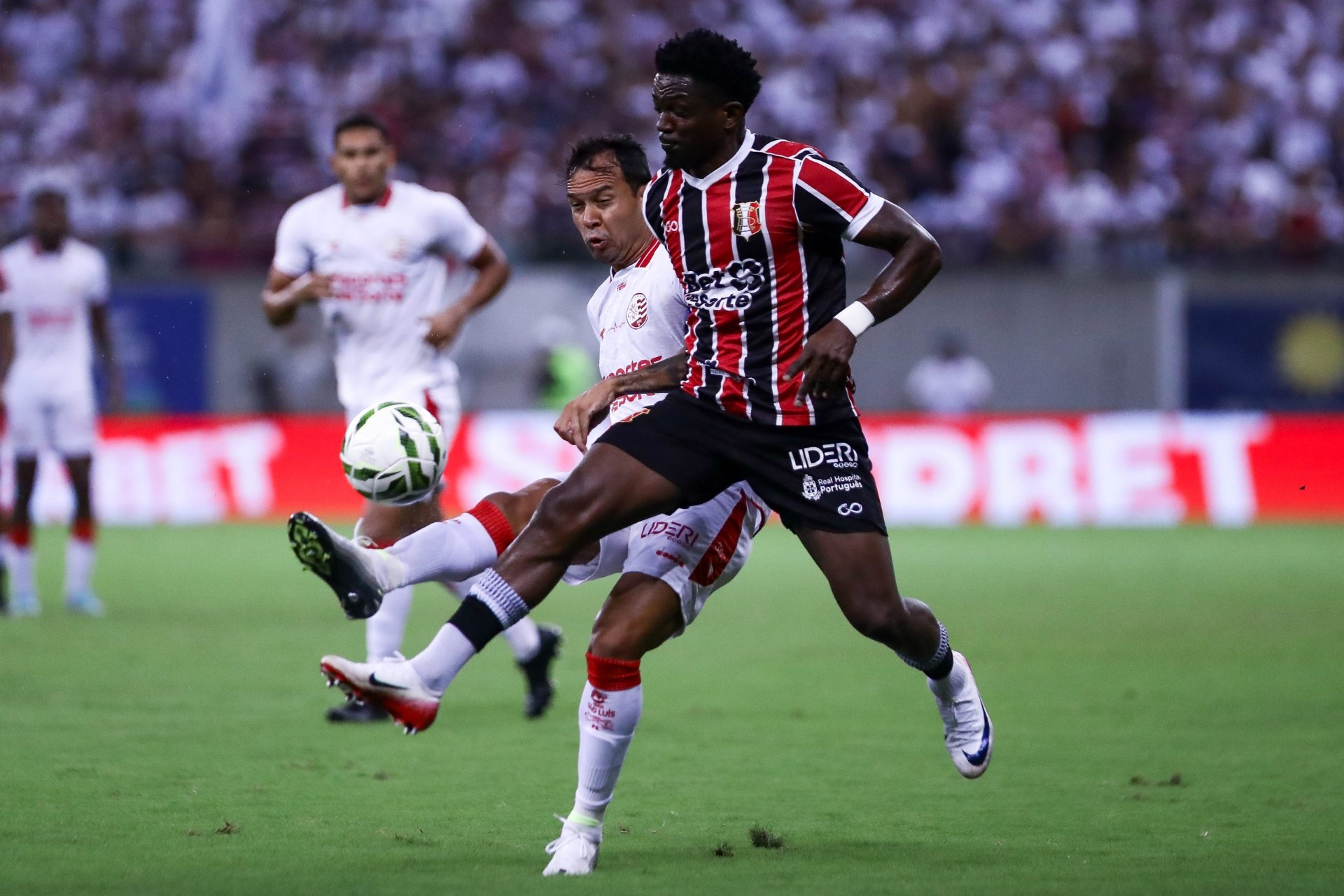 Clássico entre Náutico e Santa Cruz com patrocínio LIDERI em campo